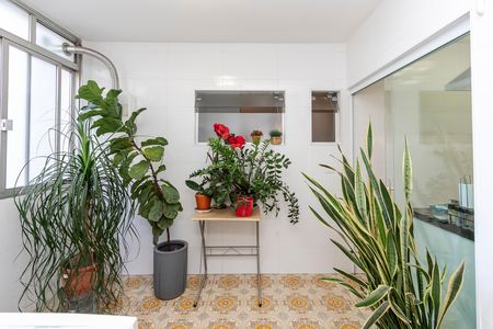 Apartamento para alugar com 120m², 3 quartos e 2 vagas Apartamento para alugar com 120m², 3 quartos e 2 vagasÁrea de Serviço