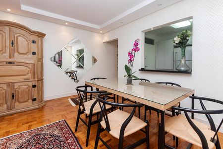 Apartamento para alugar com 120m², 3 quartos e 2 vagas Apartamento para alugar com 120m², 3 quartos e 2 vagasSala