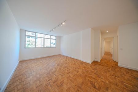 Apartamento à venda com 226m², 4 quartos e 2 vagas Apartamento à venda com 226m², 4 quartos e 2 vagasSala