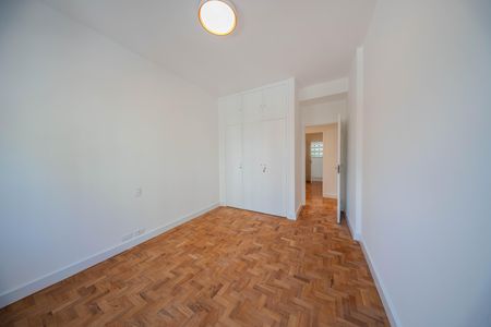 Apartamento à venda com 226m², 4 quartos e 2 vagas Apartamento à venda com 226m², 4 quartos e 2 vagasQuarto 2