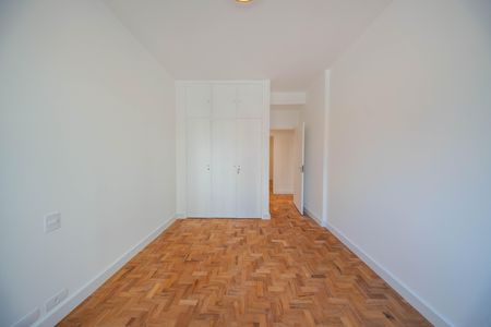 Apartamento à venda com 226m², 4 quartos e 2 vagas Apartamento à venda com 226m², 4 quartos e 2 vagasQuarto 2