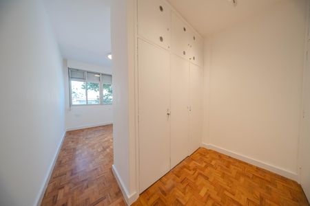 Apartamento à venda com 226m², 4 quartos e 2 vagas Apartamento à venda com 226m², 4 quartos e 2 vagasQuarto 3