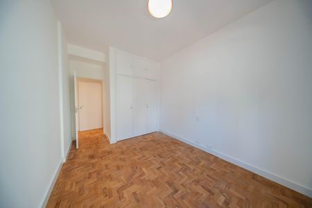 Apartamento à venda com 226m², 4 quartos e 2 vagas Apartamento à venda com 226m², 4 quartos e 2 vagasQuarto 1