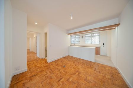 Apartamento à venda com 226m², 4 quartos e 2 vagas Apartamento à venda com 226m², 4 quartos e 2 vagasSala