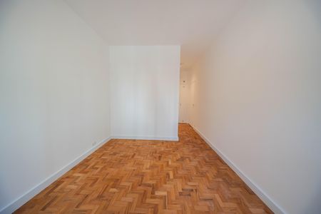 Apartamento à venda com 226m², 4 quartos e 2 vagas Apartamento à venda com 226m², 4 quartos e 2 vagasQuarto 3