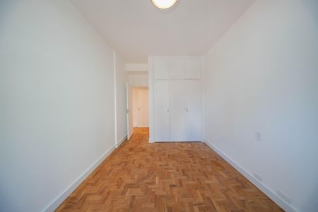 Apartamento à venda com 226m², 4 quartos e 2 vagas Apartamento à venda com 226m², 4 quartos e 2 vagasQuarto 1