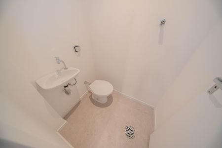 Apartamento à venda com 226m², 4 quartos e 2 vagas Apartamento à venda com 226m², 4 quartos e 2 vagasBanheiro de serviço