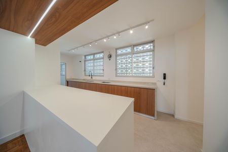 Apartamento à venda com 226m², 4 quartos e 2 vagas Apartamento à venda com 226m², 4 quartos e 2 vagasCozinha