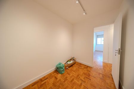 Apartamento à venda com 226m², 4 quartos e 2 vagas Apartamento à venda com 226m², 4 quartos e 2 vagasEscritório