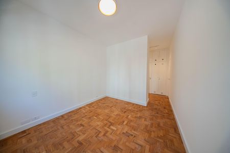 Apartamento à venda com 226m², 4 quartos e 2 vagas Apartamento à venda com 226m², 4 quartos e 2 vagasQuarto 3