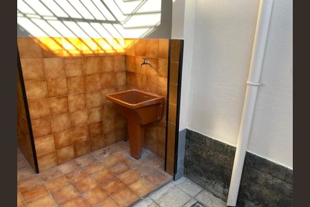 Área de serviço de casa para alugar com 2 quartos, 60m² em Centro, Nova Iguaçu