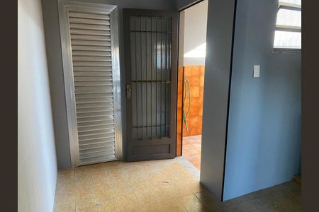 Casa para alugar com 60m², 2 quartos e sem vaga Casa para alugar com 60m², 2 quartos e sem vagaSala