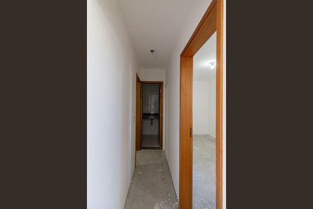 Corredor de apartamento à venda com 2 quartos, 42m² em Vila Santana, São Paulo