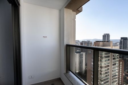 Apartamento à venda com 142m², 3 quartos e 2 vagas Apartamento à venda com 142m², 3 quartos e 2 vagasQuarto 1 - Varanda da Suite Master