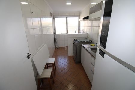 Cozinha de apartamento para alugar com 1 quarto, 42m² em Jardim Vale Paraiso, São José dos Campos