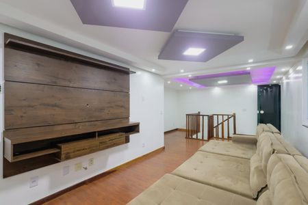 Apartamento à venda com 58m², 2 quartos e 1 vaga Apartamento à venda com 58m², 2 quartos e 1 vagaSala de TV