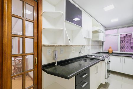 Apartamento à venda com 58m², 2 quartos e 1 vaga Apartamento à venda com 58m², 2 quartos e 1 vagaCozinha