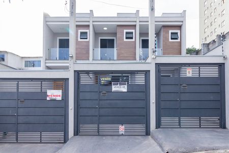Fachada de casa à venda com 2 quartos, 100m² em Vila Nina, São Paulo