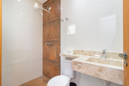 Casa à venda com 100m², 2 quartos e 1 vagaBanheiro Quarto 2