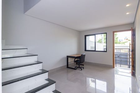 Sala de casa à venda com 2 quartos, 100m² em Vila Nina, São Paulo