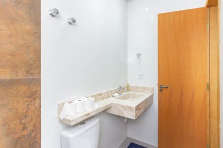 Casa à venda com 100m², 2 quartos e 1 vagaBanheiro Quarto 2