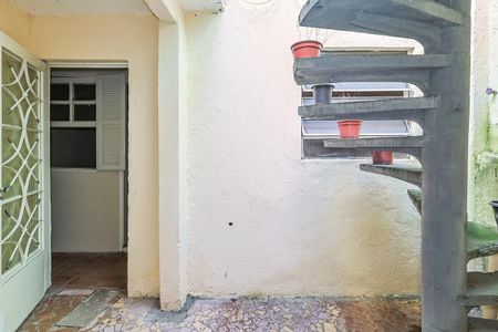 Casa para alugar com 100m², 2 quartos e sem vaga Casa para alugar com 100m², 2 quartos e sem vagaQuintal