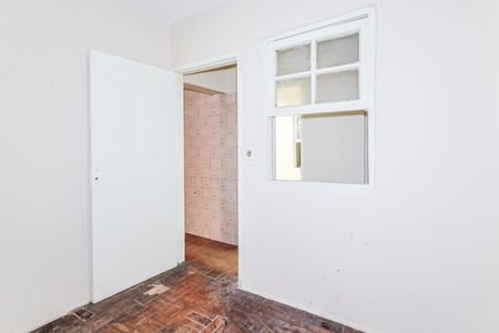 Quarto 2 de casa para alugar com 2 quartos, 100m² em Parque Ipe, São Paulo