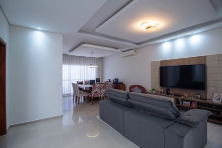 Sala de casa de condomínio para alugar com 3 quartos, 181m² em Loteamento Dinora Rosa, Sorocaba