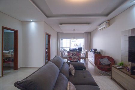 Sala de casa de condomínio para alugar com 3 quartos, 181m² em Loteamento Dinora Rosa, Sorocaba