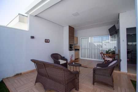 Casa de condomínio para alugar com 181m², 3 quartos e 2 vagas Casa de condomínio para alugar com 181m², 3 quartos e 2 vagasÁrea Externa