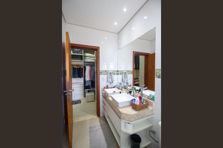 Casa de condomínio para alugar com 181m², 3 quartos e 2 vagas Casa de condomínio para alugar com 181m², 3 quartos e 2 vagasBanheiro da Suíte