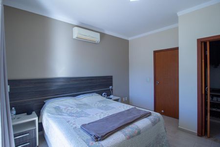 Casa de condomínio para alugar com 181m², 3 quartos e 2 vagas Casa de condomínio para alugar com 181m², 3 quartos e 2 vagasSuíte