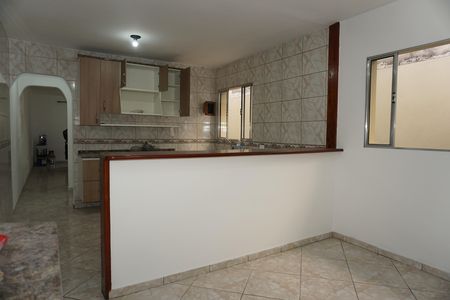 Casa para alugar com 3 quartos, 200m² em Parque Fernanda, Embu das Artes