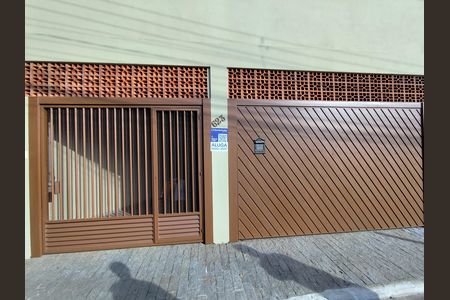 Casa para alugar com 200m², 3 quartos e 5 vagas Casa para alugar com 200m², 3 quartos e 5 vagasFachada