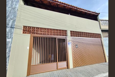 Fachada de casa para alugar com 3 quartos, 200m² em Parque Fernanda, Embu das Artes