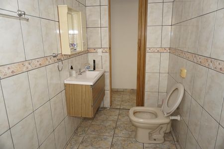 Casa para alugar com 200m², 3 quartos e 5 vagasBanheiro 2