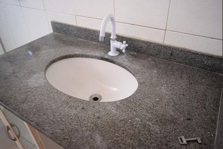 Banheiro de apartamento à venda com 2 quartos, 71m² em Alto de Pinheiros, São Paulo