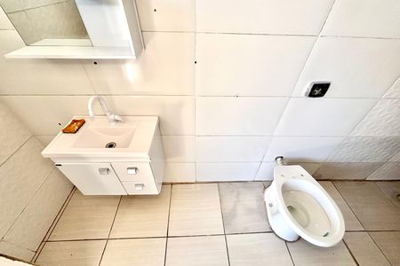 Banheiro de casa para alugar com 1 quarto, 40m² em Vila Cosmopolita, São Paulo