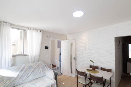 Sala de casa para alugar com 2 quartos, 50m² em Inhoaíba, Rio de Janeiro