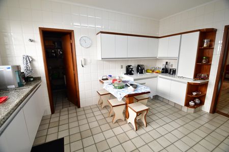 Casa à venda com 300m², 4 quartos e 4 vagasCozinha