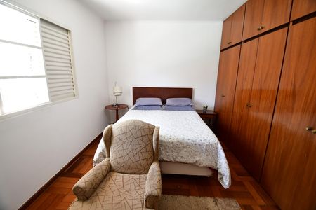 Casa à venda com 300m², 4 quartos e 4 vagasQuarto 4 - Suíte