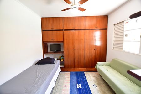 Casa à venda com 300m², 4 quartos e 4 vagasQuarto 3 - Suíte