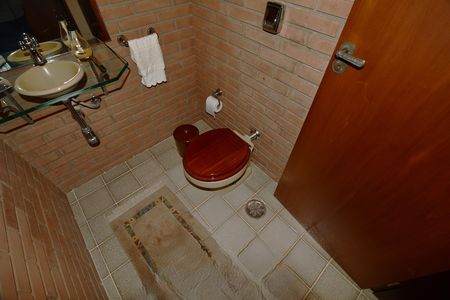 Casa à venda com 300m², 4 quartos e 4 vagasLavabo