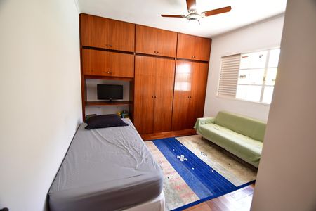 Casa à venda com 300m², 4 quartos e 4 vagasQuarto 3 - Suíte