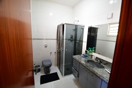 Casa à venda com 300m², 4 quartos e 4 vagasBanheiro Suíte