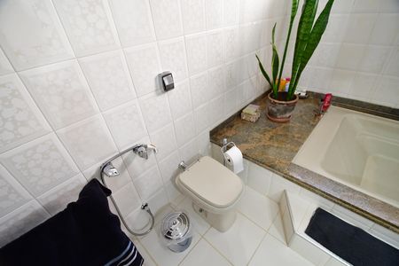 Casa à venda com 300m², 4 quartos e 4 vagasBanheiro Suíte