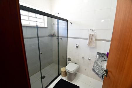 Casa à venda com 300m², 4 quartos e 4 vagasBanheiro Suíte