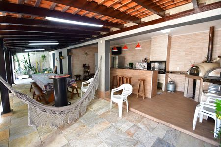 Casa à venda com 300m², 4 quartos e 4 vagasVaranda gourmet