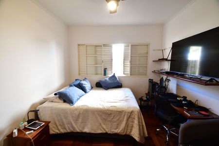 Casa à venda com 300m², 4 quartos e 4 vagasQuarto 2 - Suíte