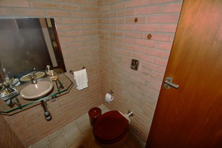 Casa à venda com 300m², 4 quartos e 4 vagasLavabo